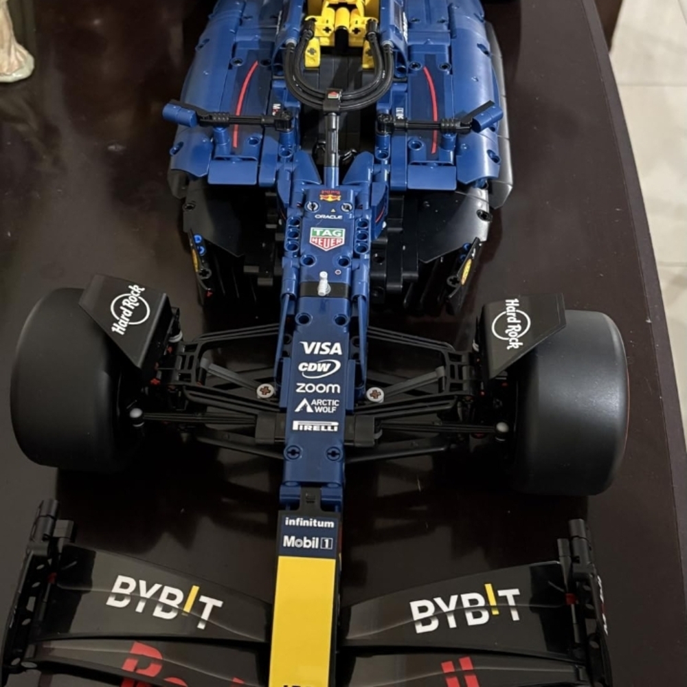 Lego Technic Racing Car - Blue, Red, Yellow - Picture 4 of 16
